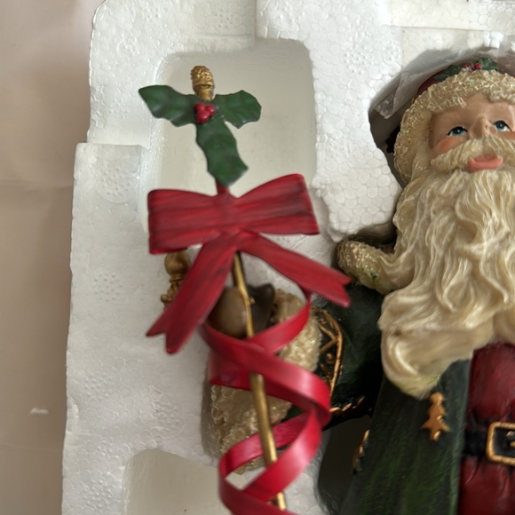 Santa with List figurine Collectible - Picture 3 of 5